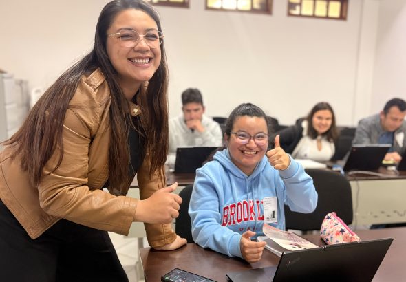 Suba te conecta señoritas en gafas