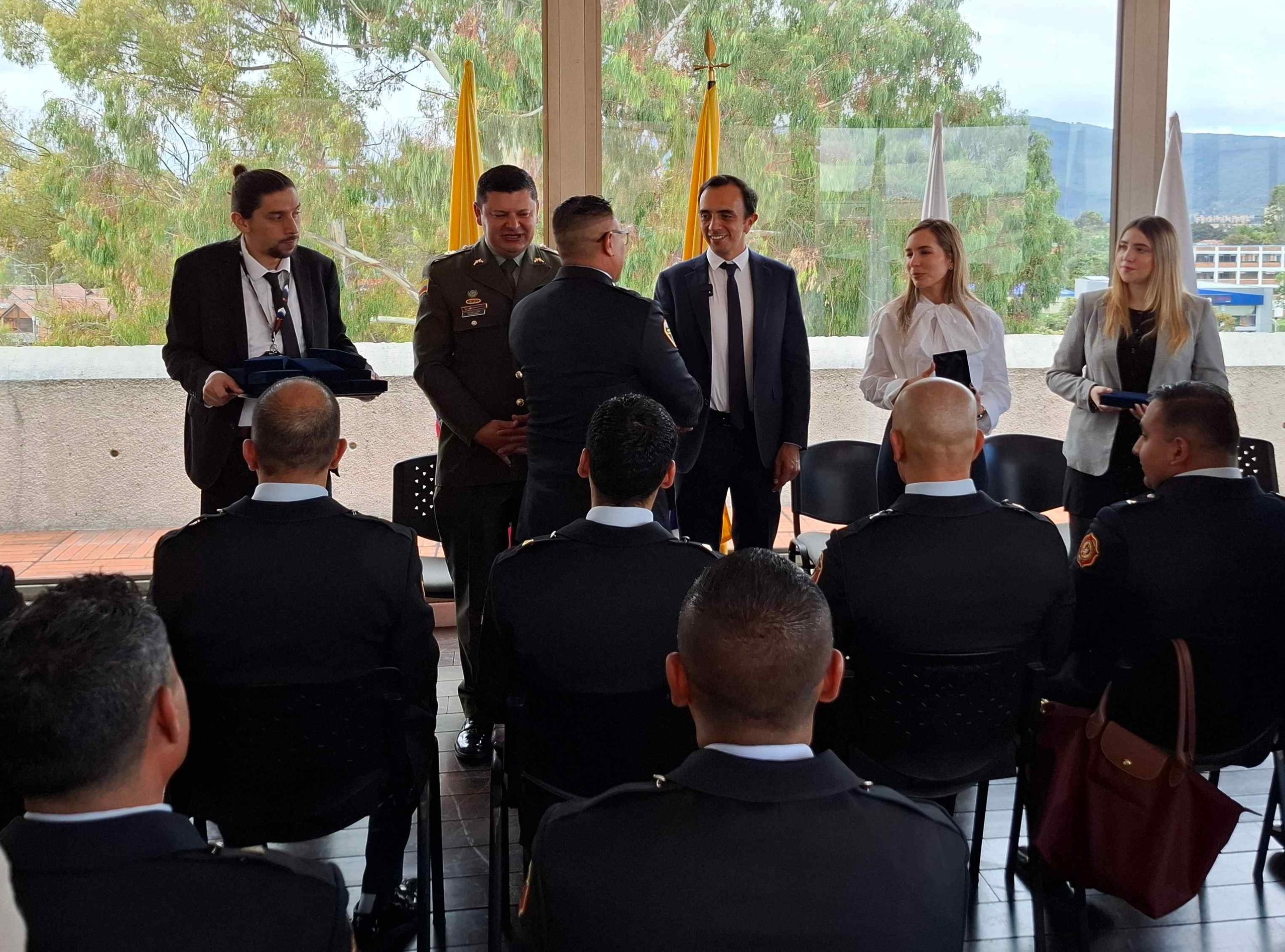 alcalde cesar salamanca entrega - condecoración